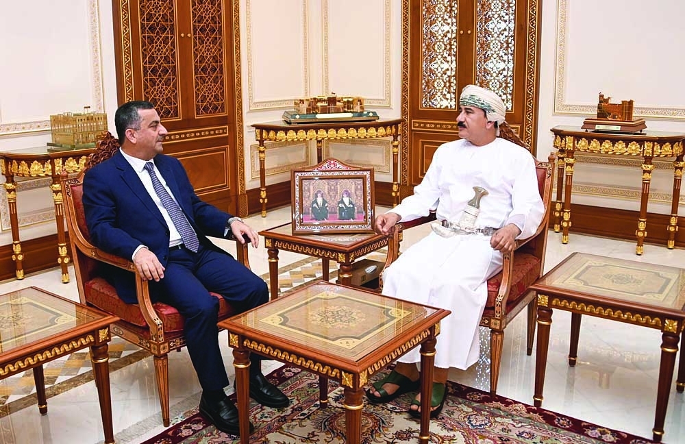 وزير المكتب السلطاني يودّع السفير السوري