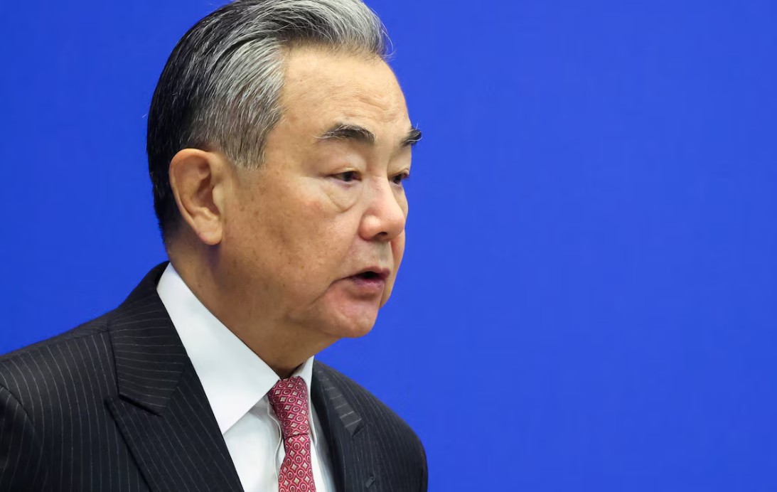 وزير خارجية الصين يدعو الاتحاد الأوروبي إلى معالجة الخلافات وتعزيز التعاون