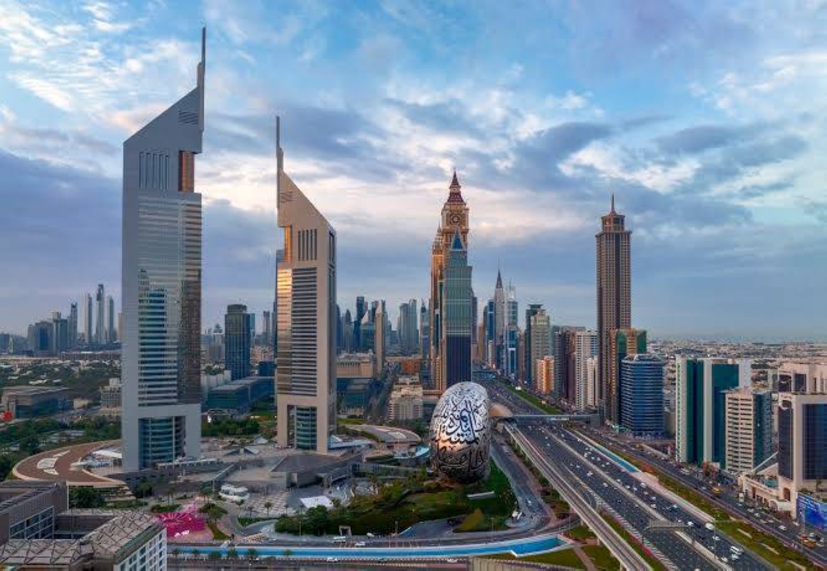 الإمارات.. طقس الغد غائم جزئياً بوجه عام
