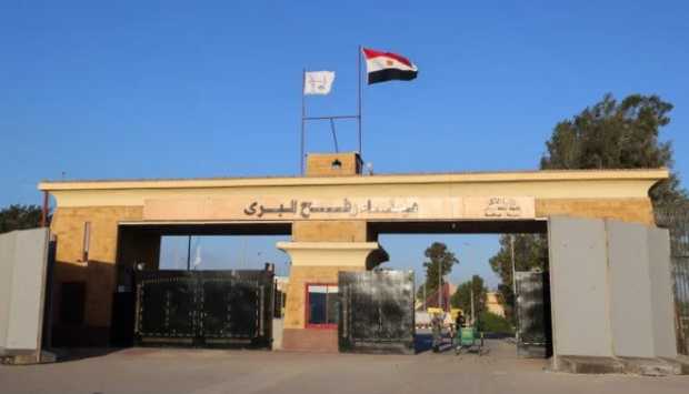 معبر رفح يواصل استقبال الفلسطينيين العائدين إلى غزة والقادمين لتلقي العلاج