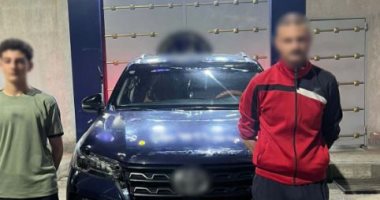 كارثة قيادة الأطفال.. طالب 15 عاما يحطم سيارة مواطن برعونة
