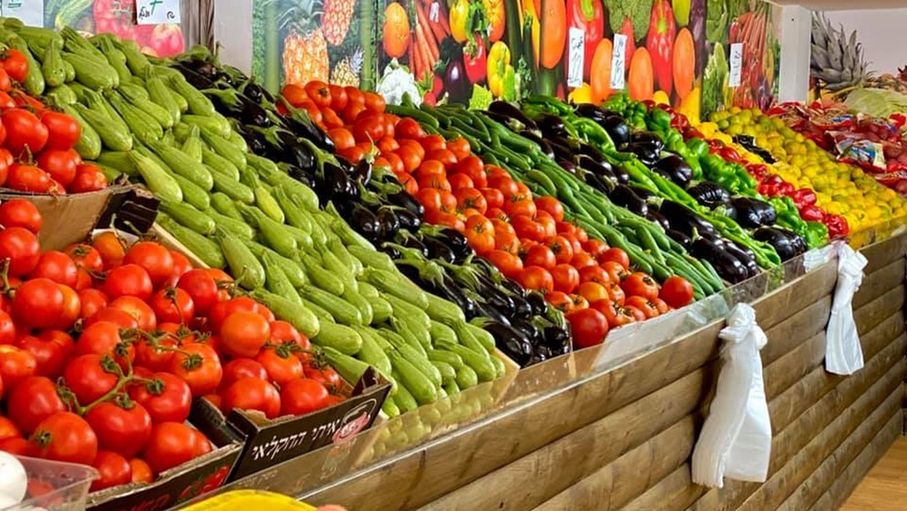 أسعار الخضار والفواكه في السوق المركزي الاثنين...