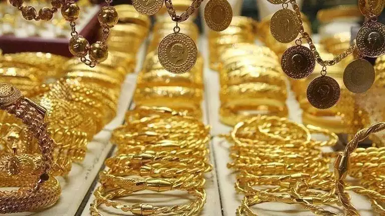 أسعار الذهب تصعد محليا بدعم عالمي وتراجع الدولار