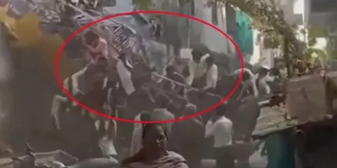 فيديو مروّع لانهيار أرجوحة مكتظة وقذف أطفال أرضاً وإصابة 14 شخصاً