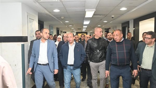 عميد قصر العيني يتفقد مستشفى الطوارئ في أول أيام عيد الفطر (صور)