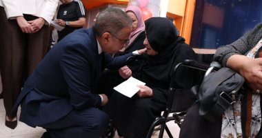 محافظ الجيزة يشارك نزلاء دار تكريم هدية بركات فرحة عيد الأضحى
