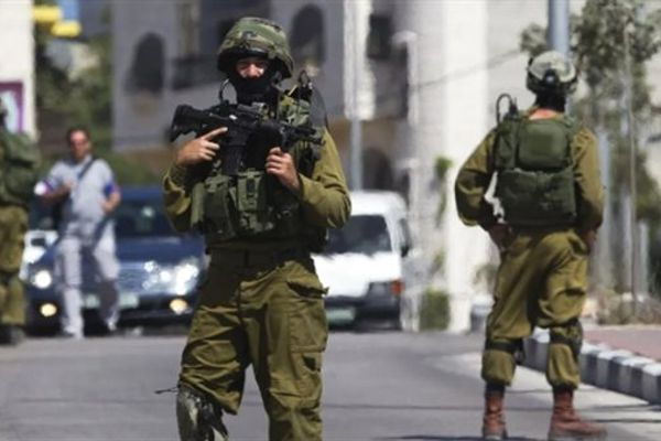 عاجل.. الاحتلال الإسرائيلى يقتحم مدينة البيرة الفلسطينية