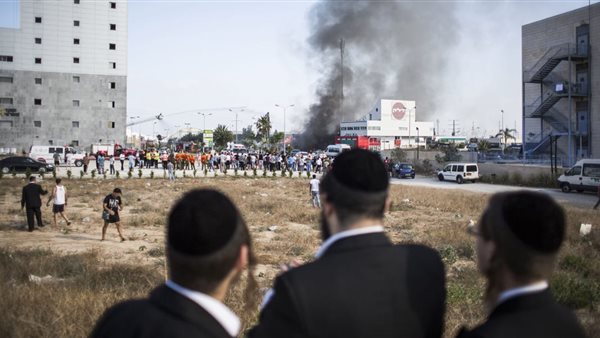 إسرائيل تقيد العمل بمطار بن جوريون بعد تعرضه للقصف