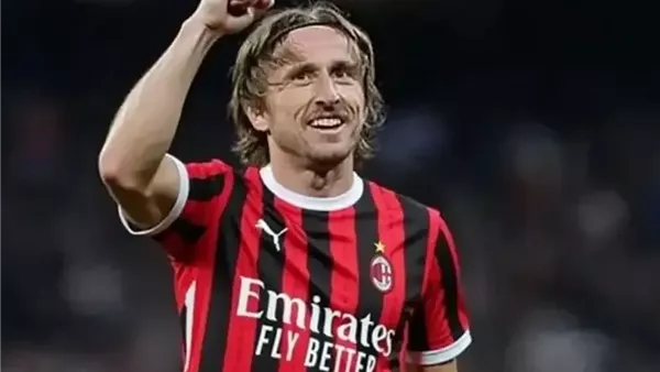 مودريتش ضمن أولويات الميلان.. الروسونيري يخطط لتمديد عقد نجم الفريق لموسم اخر