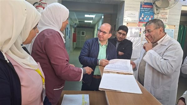 في أول أيام الإجازة، وكيل صحة الدقهلية يتفقد مستشفى حميات المنصورة للتأكد من انتظام العمل