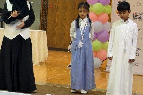 تعليم مكة يعزز مفاهيم البرمجة والهندسة الطلابية