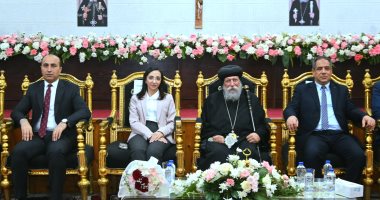 محافظ البحيرة ومدير الأمن يقدمان التهنئة للأنبا إيلاريون بمناسبة عيد القيامة