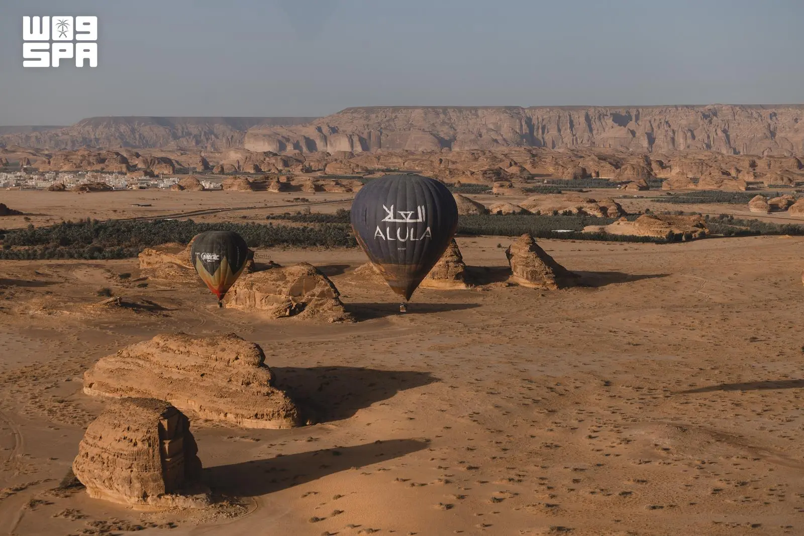 العُلا.. حين تتنافس الأرض والسماء على إبهار الزائر