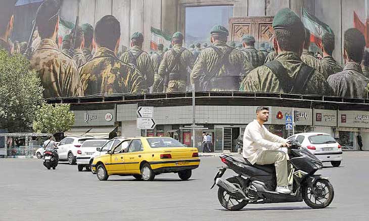 من الجبهة إلى الحي… الحرس الثوري والحياة اليومية للإيرانيين