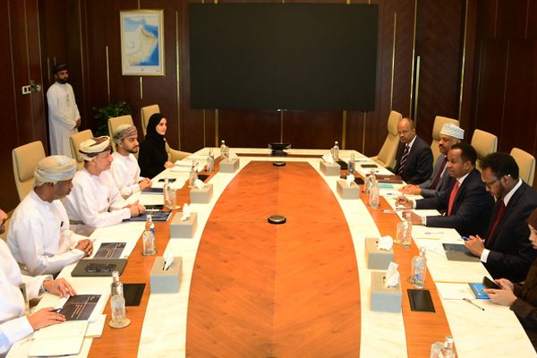 سلطنة عُمان وجمهورية الصومال الفيدرالية تستعرضان آفاق التعاون والفرص الاستثمارية