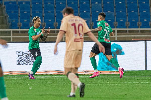 النجمة يحقق أول انتصاراته في دوري السعودي بثنائية أمام الخلود