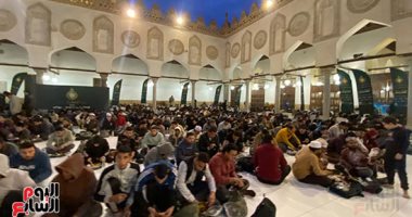 إفطار 5 آلاف طالب بصحن الجامع الأزهر فى اليوم الـ25 من شهر رمضان