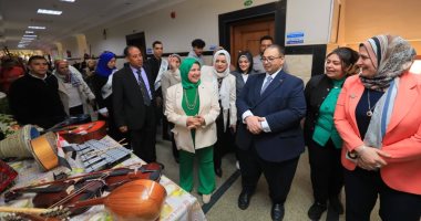 رئيس جامعة كفر الشيخ يشهد المعارض السنوية للتربية النوعية ويشيد بإبداعات الطلاب