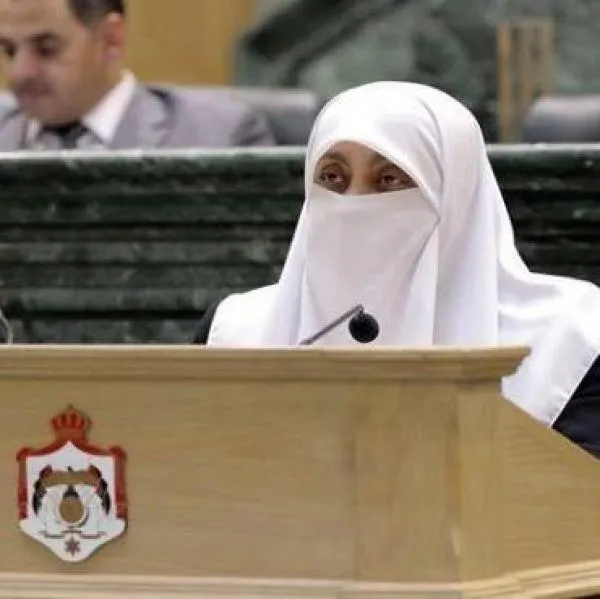 العتوم: تقييد الإجازة دون راتب قد يدفع الكفاءات الأردنية للهجرة