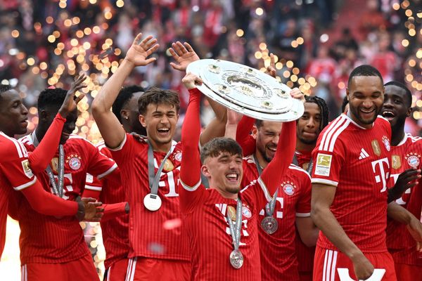 بايرن ميونخ يكتسح كولن بخماسية ويتوج بطلاً للدوري الألماني للمرة الـ35 في تاريخه