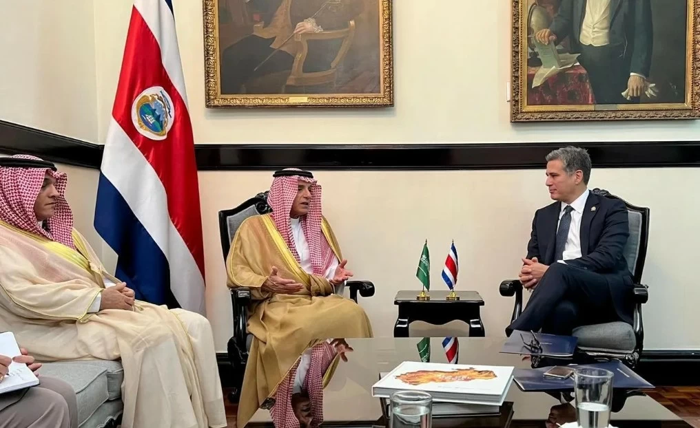 الجبير يلتقي وزير خارجية كوستاريكا