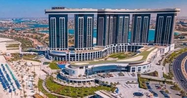 العلمين الجديدة مدينة متكاملة وبوابة سياحية واقتصادية.. خبير سياحى: مزايا 48 ألف فدان و14 كيلومتراً من الشواطئ تقود طفرة السياحة وتحول الساحل الشمالي إلى وجهة عالمية.. وطرح الدوري للأراضي والوحدات الت