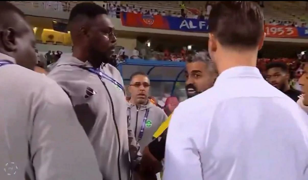 قانوني لـ«عكاظ»: فيديو «ركزوا على آسيا» قرينة قانونية ضد الحكم أمام اللجان