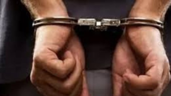 للتوقيع على سندات بالإكراه.. إحالة ربة منزل للجنايات هددت سيدة بصور مخـ لة