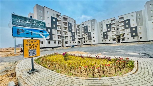 معدلات تنفيذ عدد من المشروعات بالعبور الجديدة