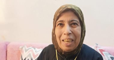 محافظ قنا يهنئ انتصار رمضان بعد فوزها بلقب الأم المثالية على مستوى المحافظة