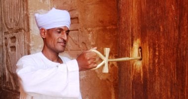 مفتاح الحياة.. أيقونة يحرص السياح على التصوير معها فى معبد أبوسمبل "صور