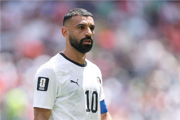 شاهد.. منتخب مصر يحتفل بعيد ميلاد محمد صلاح