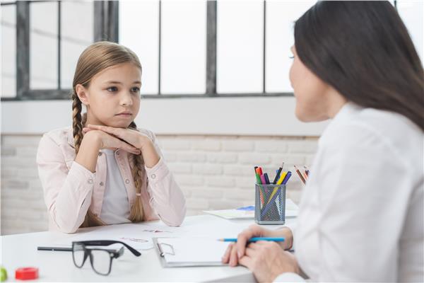 إستشاري نفسي: الدعم الأسري والمجتمعي أساس عبور الأطفال للأزمة النفسية