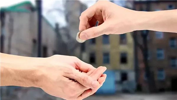 هل إكرامية عامل الدليفري تعتبر صدقة؟ أمين الفتوى يجيب (فيديو)