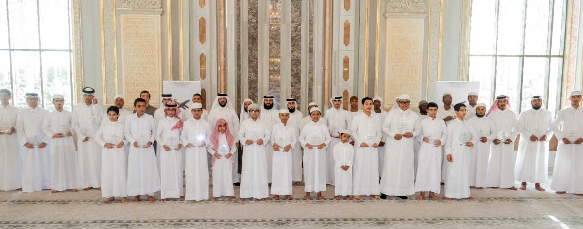 ‫ وزارة الأوقاف تكرم 48 طالبا خاتما لكتاب الله بمراكز تعليم القرآن الكريم