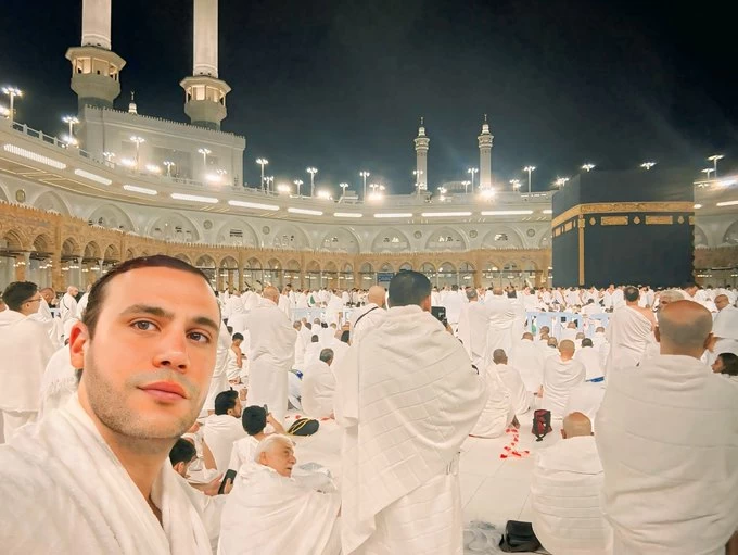 محمد إمام من أرض الحرم: الحمد لله.. يا رب اكتبها لكل مشتاق