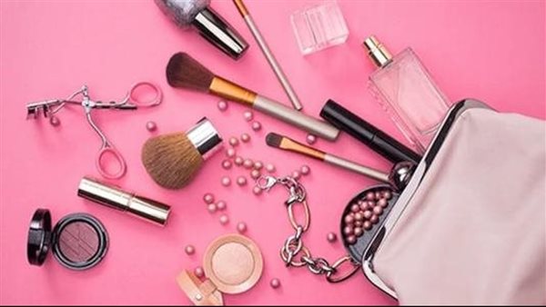 ما حكم استخدام مستحضرات التجميل في نهار رمضان؟ الإفتاء تحسم الجدل