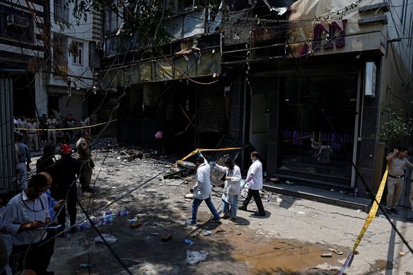 مصرع 21 شخصًا جراء حريق بفندق في نيودلهي