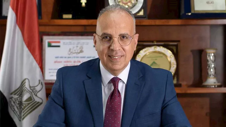 وزير الري يوجه تنفيذ أعمال الصيانة اللازمة لكافة المجاري المائية بأسوا