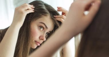 5 أخطاء شائعة تلحق الضرر بالشعر وعلاجات طبيعية فعالة