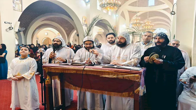 أجواء روحانية مبهجة وزفة الزعف تزين دير الأنبا متاؤس الفاخوري بالأقصر