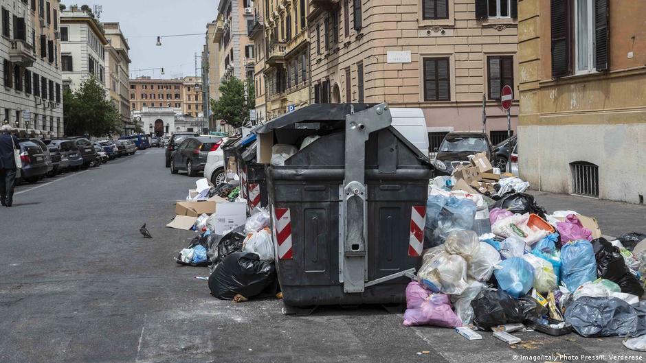 إيطالي يلقي 20 سبيكة ذهب في القمامة وتعود إليه بمعجزة