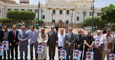 محافظ المنيا يهنئ حجاج الجمعيات الأهلية قبل سفرهم للأراضي المقدسة