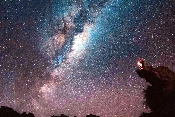 ابتداءً من الليلة.. القمر يغيب ليكشف جمال درب التبانة