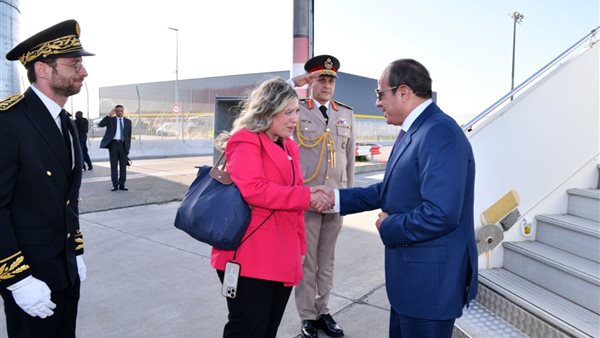 السيسي يصل إلى فرنسا للمشاركة في أعمال قمة مجموعة الدول السبع (صور)