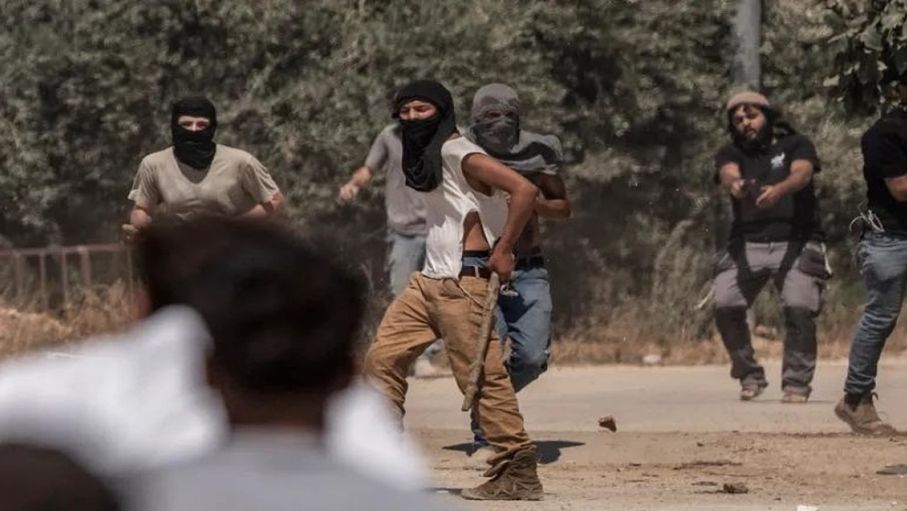 إصابة 5 فلسطينيين إثر اعتداء مستوطنين جنوبي بيت لحم