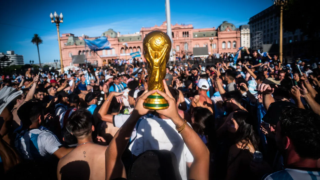 قتيل وجريح بإطلاق نار في منطقة مخصصة لمشاهدة مباريات كأس العالم بكاليفورنيا