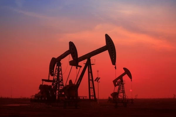 السعودية و6 دول تعدّل الإنتاج وتؤكد مجدداً التزامها باستقرار السوق البترولية