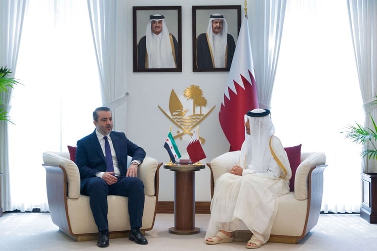 رئيس وزراء قطر يؤكد دعم بلاده لوحدة سوريا وسيادتها واستقلالها