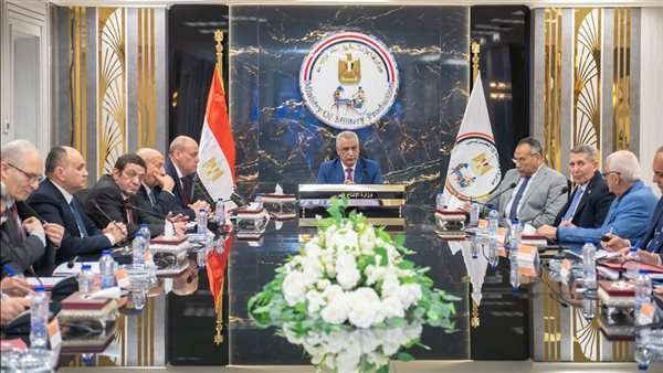 "جمبلاط" يتابع سير العمل بشركات ووحدات الإنتاج الحربي.. ويوجّه بترشيد استهلاك الكهرباء
